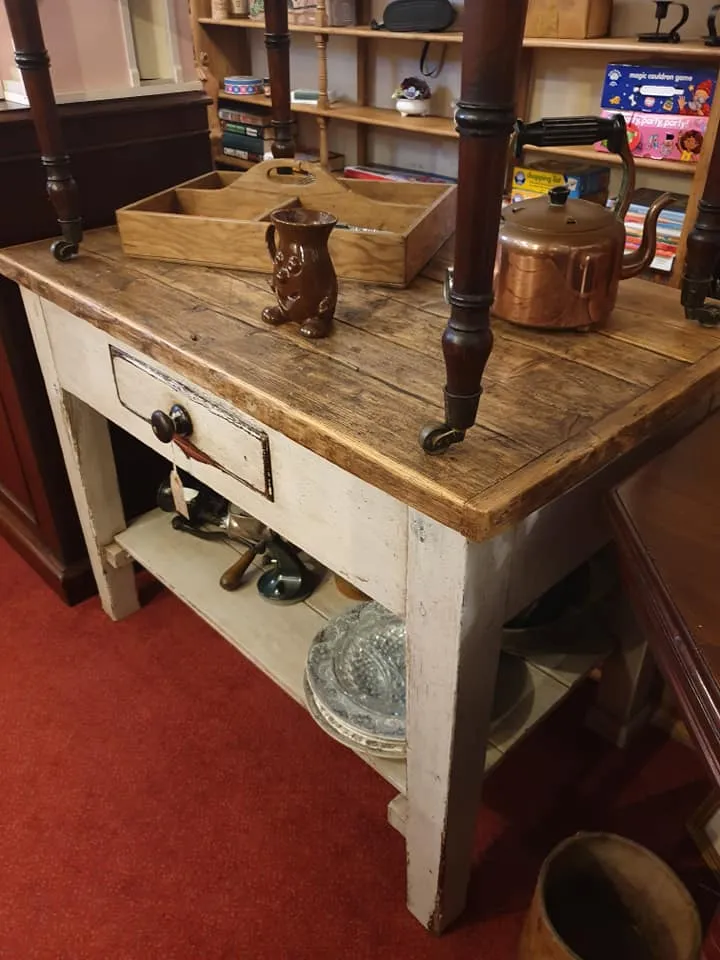 Tainted legs rustic table